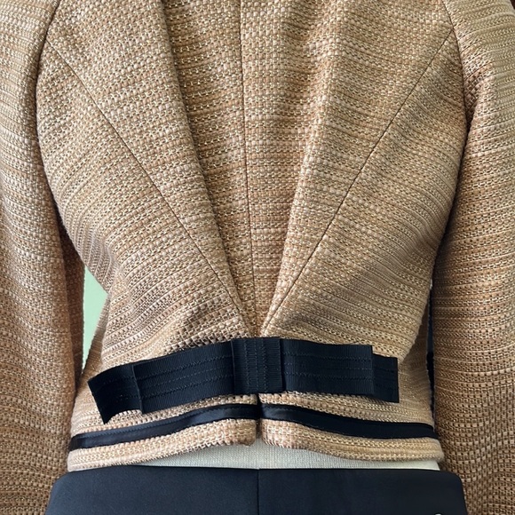 D&G Dolce and Gabbana Gold Metallic Tweed Cropped Blazer Jacket, IT 40 US 4 - Picture 11 of 16